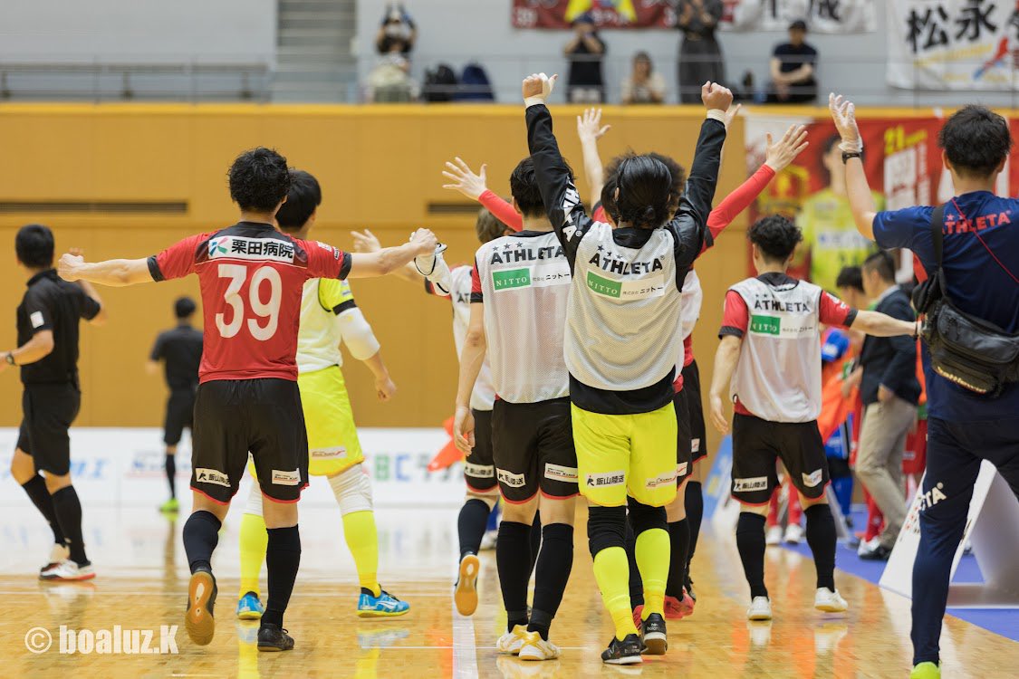 boaluznagano's tweet photo. <<トップチーム試合結果>>
⁡
📅6月11日(日)
🆚#リガーレヴィア葛飾
【スコア】
⚪️4-2(1-0)(3-2)
【得点者】
米村⚽️中村⚽️田中⚽️橋野⚽️
⁡
ホーム開幕戦勝利‼️
皆様の熱いご声援ありがとうございます🙏
⁡
#ボアルース長野
#Fリーグ
#フットサル
#感動と興奮を
#勝利の歓びを
#一戦必勝
#ONETEAM https://t.co/5OeDiHGw2p