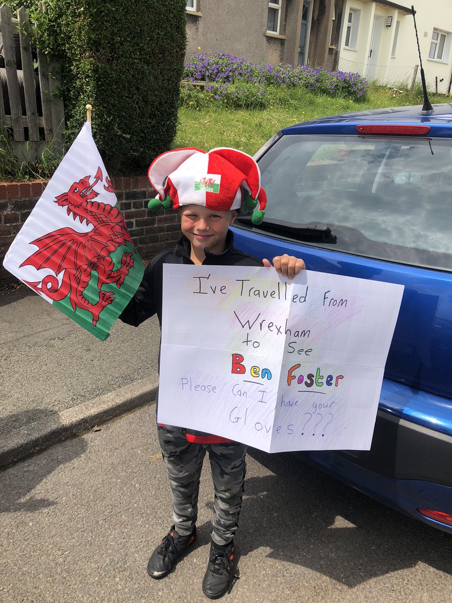 Ready for @socceraid 🤞@BenFoster  @Wrexham_AFC @ManUtd come on world x1