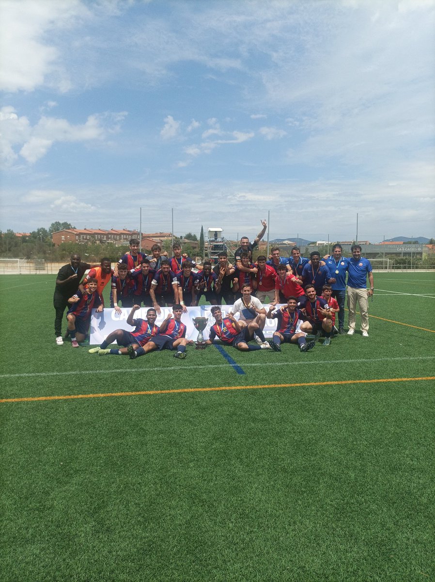 TREMENDA TEMPORADA🔥🔥 

🏆 CAMPIONS DE LLIGA
🏆 CAMPIONS DE COPA

#SOMLESCALA❤️💙