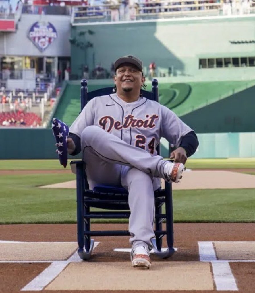 VzlanosMLB's tweet image. Miguel Cabrera ayer con dos Dobles:
Es una Leyenda 🔥🔥🔥

❇️Más Extrabases 
1️⃣4️⃣ Adrian Beltre 1151
1️⃣5️⃣ Miguel Cabrera 1138

❇️Más Dobles 
1️⃣3️⃣ Hank Aaron 624
1️⃣4️⃣ Miguel Cabrera 614

❇️Más Hits 
2️⃣1️⃣ Alex Rodriguez 3115
2️⃣2️⃣ Miguel Cabrera 3110
             Dave Winfield 3110