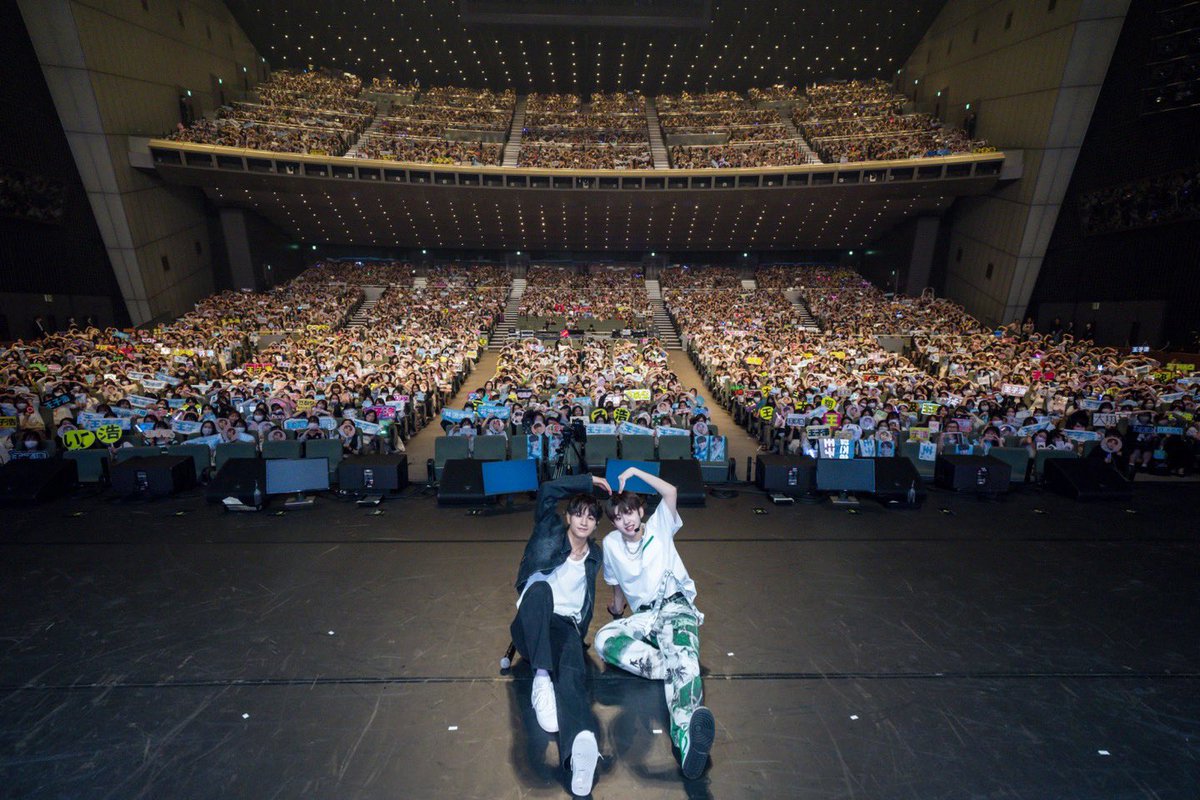 ChromosomeEG's tweet photo. [📸]

WANG ZIHAO×HIROTO
Fanmeeting in Japan
[Lock your heart, Just do it!]

We are appreciated to see you support #WangZihao in Tokyo! Looking forward to meet everyone in Osaka on July！💙✨

#井汲大翔 #王子浩
#Hiroto #WangZihao
#히로토 #왕즈하오
#RBW #chromoeg https://t.co/de81aTWDIG