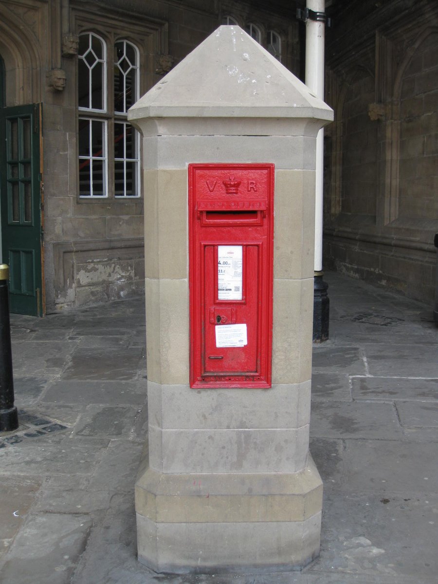 #PostboxSaturday 📮

Located outside Shrewsbury Railway Station, Shropshire 🚉

@letterappsoc