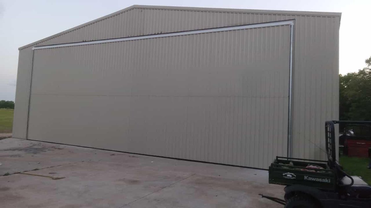 PROJECT FEATURE 42'x13'

This Texas hangar door includes:

- Electric Auto-lock and remote opener
- J-Channel Roller Track
- 9" Bottom Rubber Seal Upgrade

#DiamondDoors #avgeek #avdaily #privatepilot
