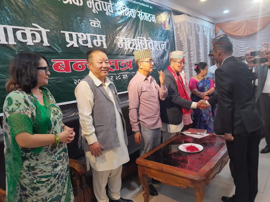 Shrestha202's tweet photo. राष्ट्रिय प्रजातान्त्रिक भुतपुर्व सैनिक संगठनकाे केन्द्रीय अध्यक्षमा नेपाली सेनाका अवकाश प्राप्त महासेनानी प्रकाश जङ्ग कार्की ज्यु सर्वसम्मत निर्वाचित । नब निर्वाचित अध्यक्ष ज्यु लगायत सम्पुर्ण केन्द्रीय कार्यसमिति लाई धेरै धेरै बधाइ .. https://t.co/TSxrSnQm7o