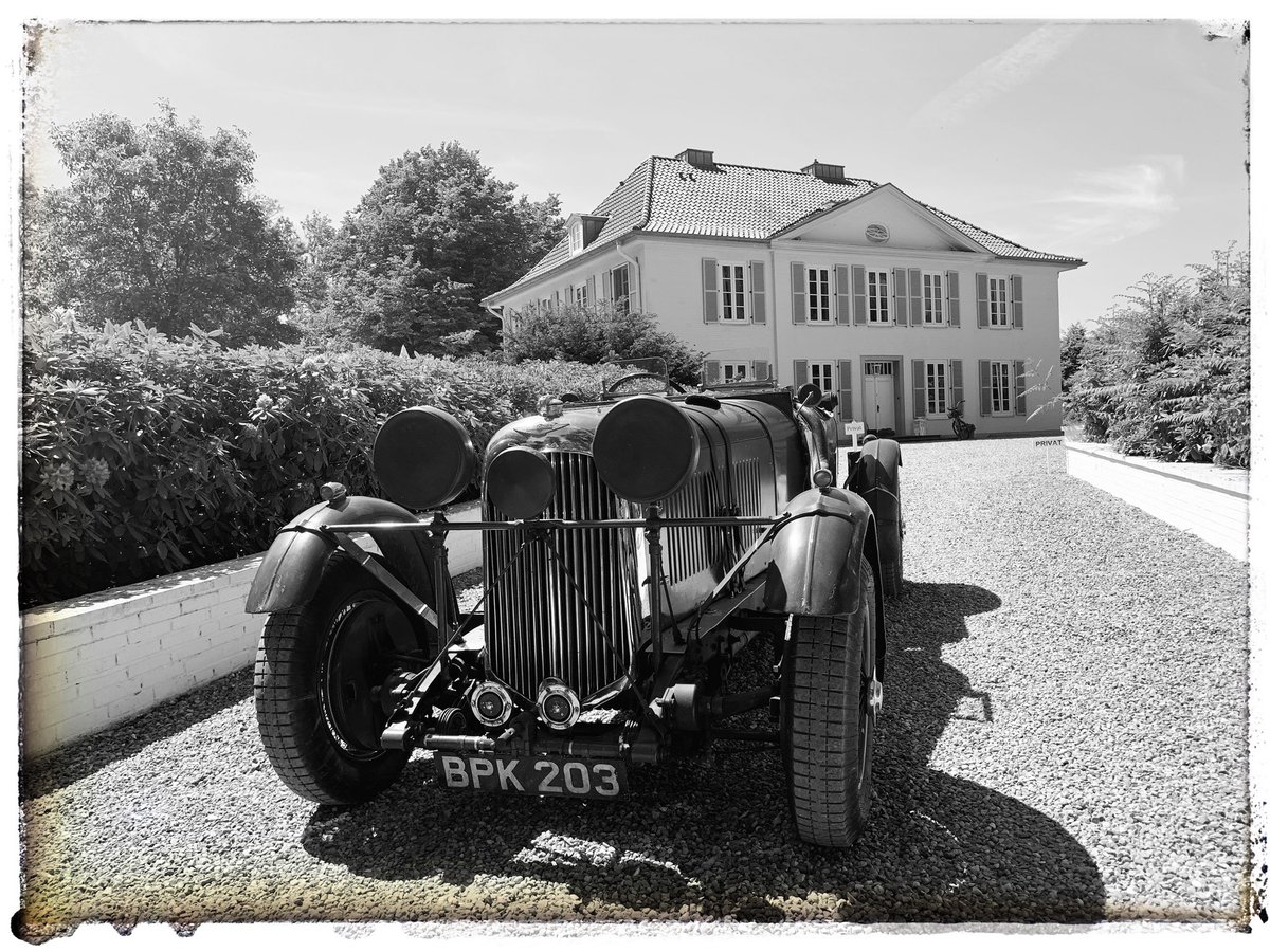 meddidocc's tweet photo. Heute noch Abstecher nach #Stocksee, Park & Garden, gemacht, im Bild ein #Lagonda M45 Le Mans Teamcar, BJ 1934, Le Mans Teilnehmer 1935, weitgehender unrestaurierter Originalzustand, einer von 3 Werkswagen.😍 #prewarracing #Oldtimer #classiccar https://t.co/GuAr85xemC