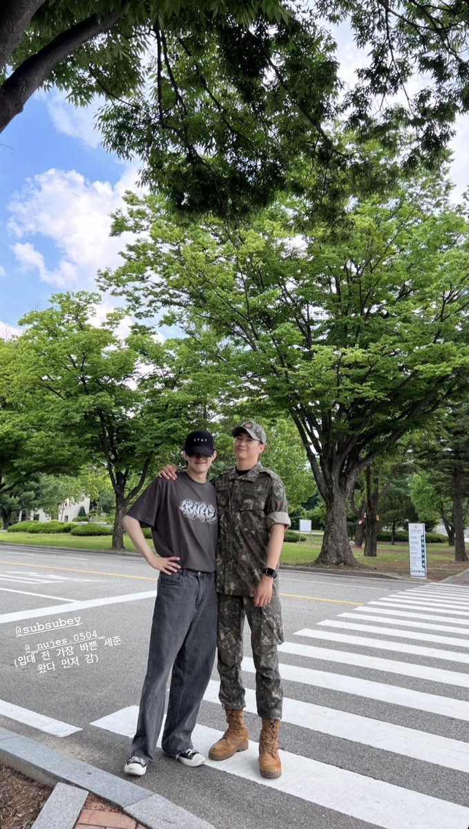 The_military_ss's tweet photo. [승식 면회] 입대 전 형아 보러 간 말티쥬🥹
그리고 숩숩이🐿️
즐거운 시간 보냈길 바라고, 예전에 말했던대로 포테이토 피자 먹었길 바래요~

우리 세준 군의 무탈한 군생활도 응원합니다!
화이팅!!💙💛🫡

승식 인스타 스토리
https://t.co/BuDjtVrvvV
 
세준 인스타스토리
https://t.co/xwPCiOc8w6 https://t.co/dkVvQki2WS
