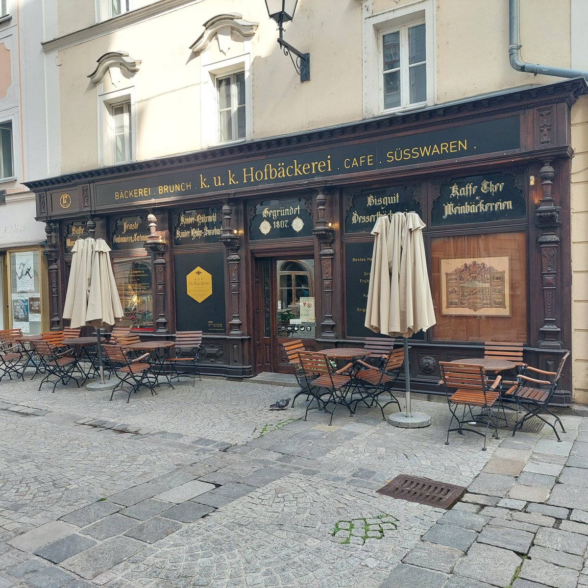 Robert T tweet media