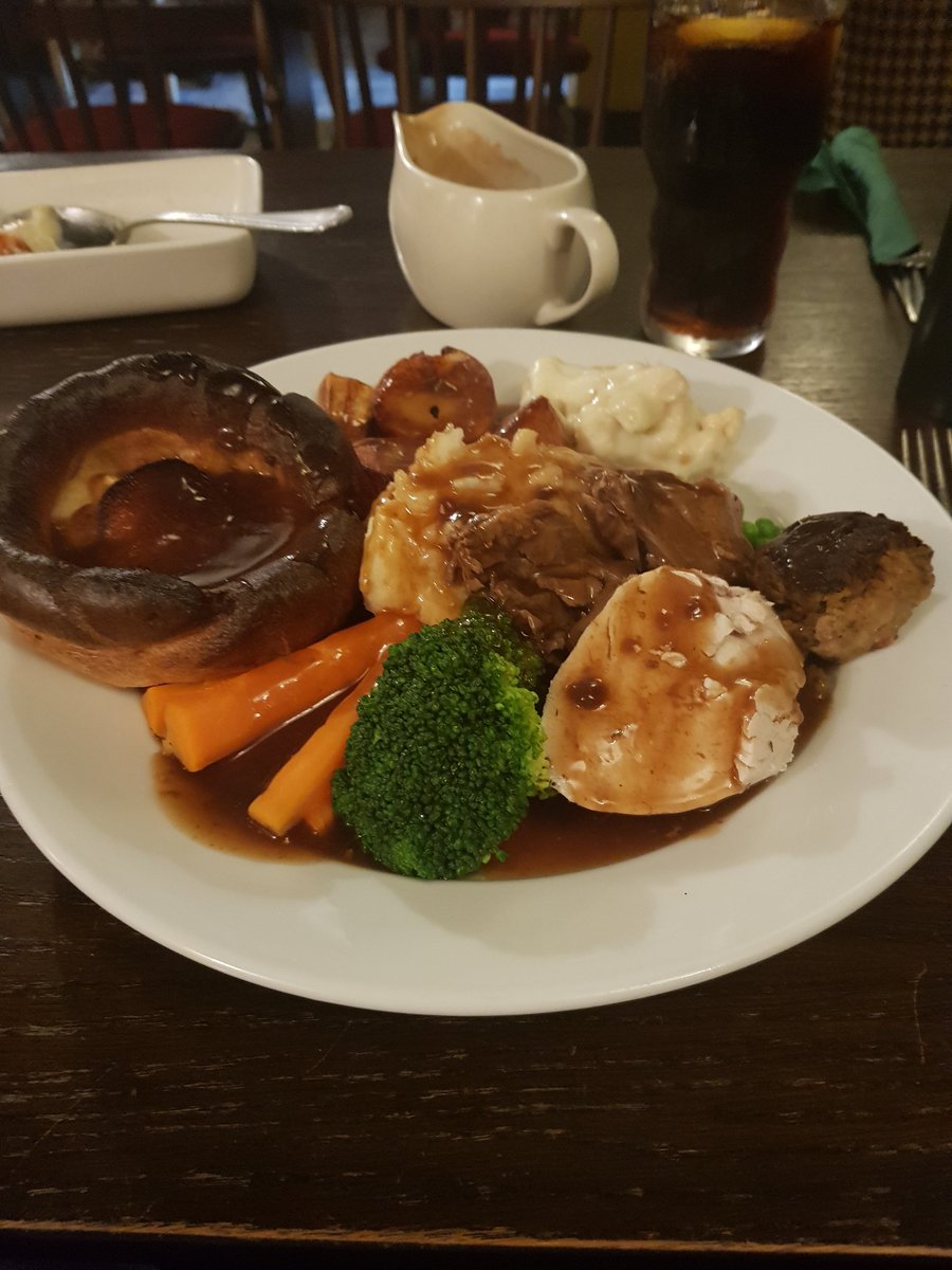 Totally delicious Sunday lunch at the Wheatsheaf Hubberts Bridge. Roast beef and chicken followed by a naughty but totally delicious chocolate brownie.
