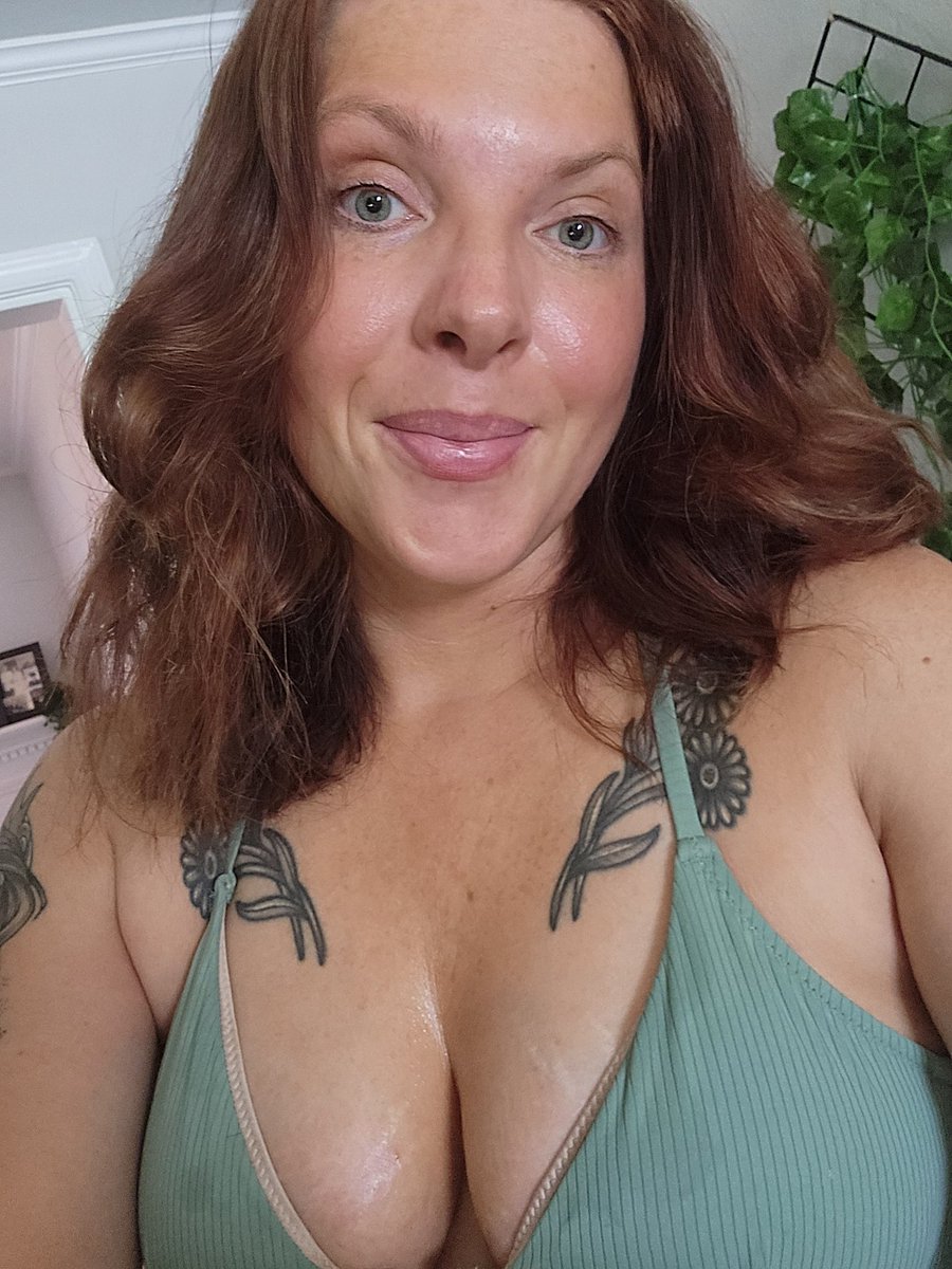 From the creators of Capitol City RP, what's everyone up to today? I definitely went sunbathing. #CapitolCityRP5M #sunbathing #sunshine #whyisitsohot