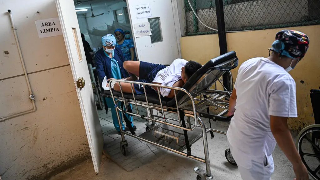 ⚠️ BREAKING:

Peru 🇵🇪 reports more than 130,000 cases and 200 deaths during its record-breaking dengue fever outbreak.

18 out of Peru's 24 regions are in a two-month state of Emergency. The upcoming El Niño could further worsen the situation with heavy rainfall as a result.