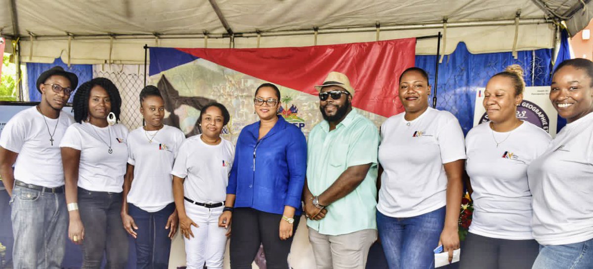 29e édition de livres en folie

La Ministre du Tourisme y a participé au Karibe Convention Center. jeudi 8 juin 2023.

L'oeuvre de création littéraire d'Haïti fait indubitablement partie intégrante de son produit touristique, apte à faire venir les visiteurs chez nous.