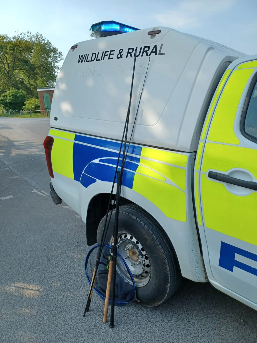 Humberbeat_RTF's tweet photo. Last minute Job for the RTF after a day of engagement at Tophill Low.
2 males reported for fishery offences and equipment seized. #optraverse #RTF https://t.co/FJFsBBZhL0