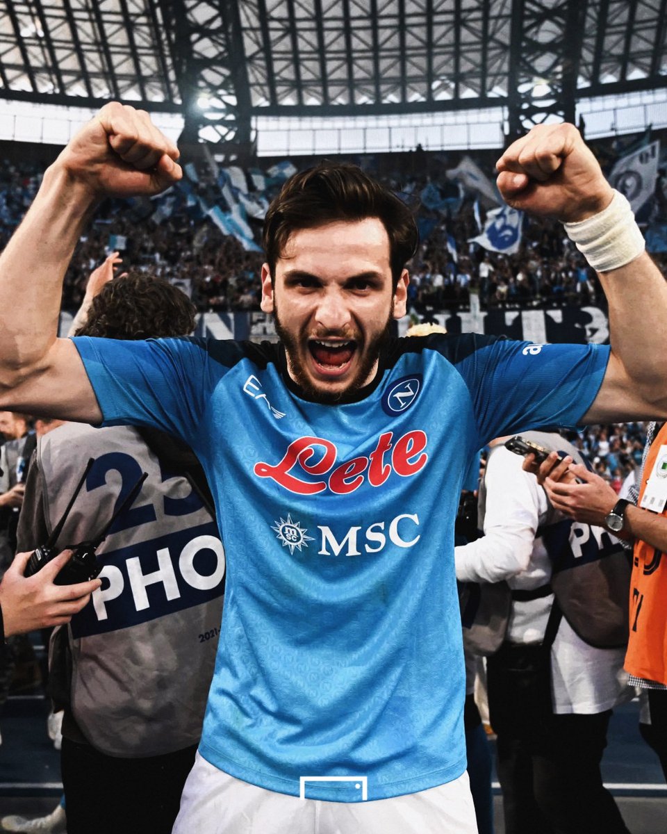 Scudetto ✅
MVP della Serie A ✅
Miglior giovane della Champions League ✅ 

La prima stagione di Kvaratskhelia al Napoli 👏