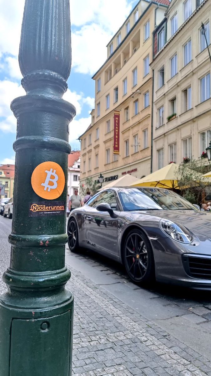 BTCSTREETART's tweet image. #Noderunners #Bitcoin
📍Prague, Czech Republic