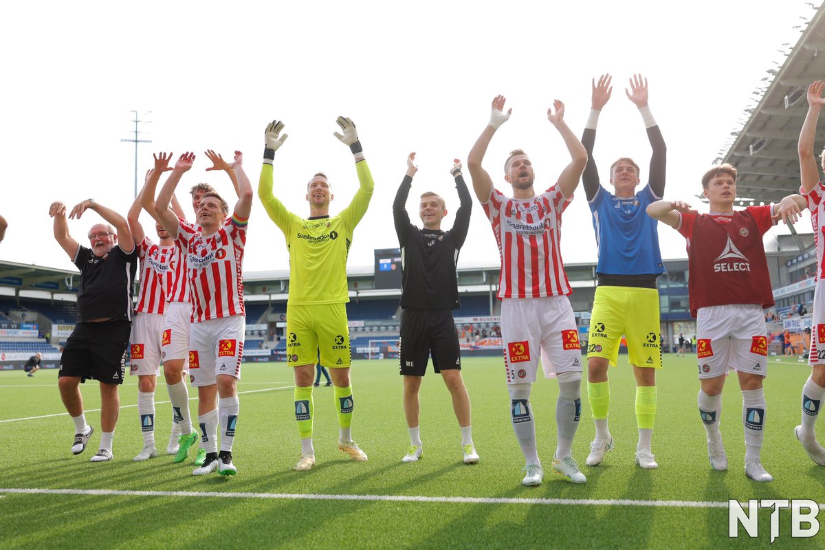 Satan vi e god! 🔴⚪️ 3 plass på tabellen 🔴⚪️ 4 borteseiera på rad 🔴⚪️ 9 kampa ubeseira på bortebane 🔴⚪️ Nest beste seriestart for klubben Vi kjøre på videre, @TromsoIL 🚂