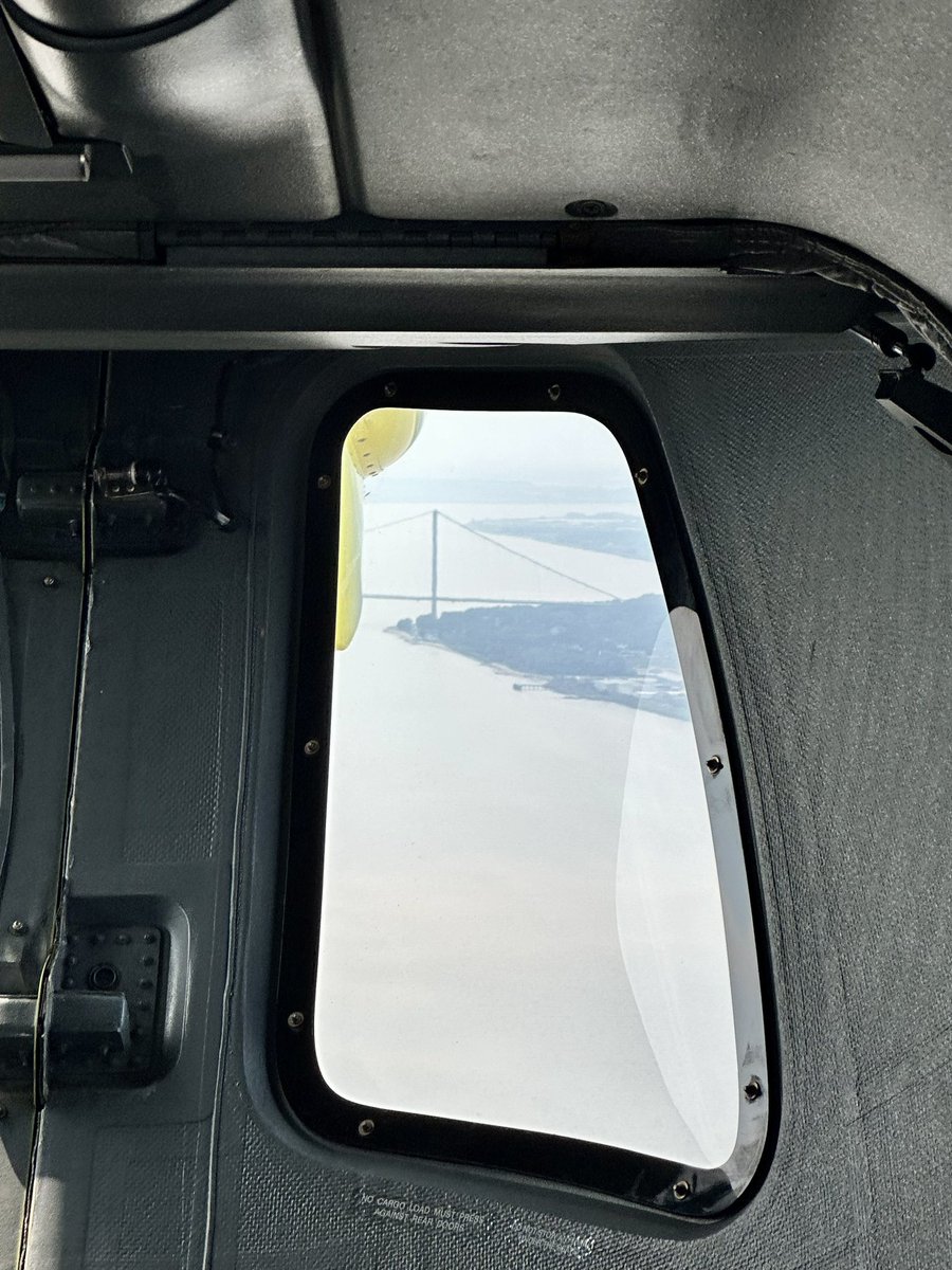 Getting my HEMS fix in today 🚁

The Humber bridge through the back window 

<a href="/YorkshireAirAmb/">Yorkshire Air Ambulance</a>