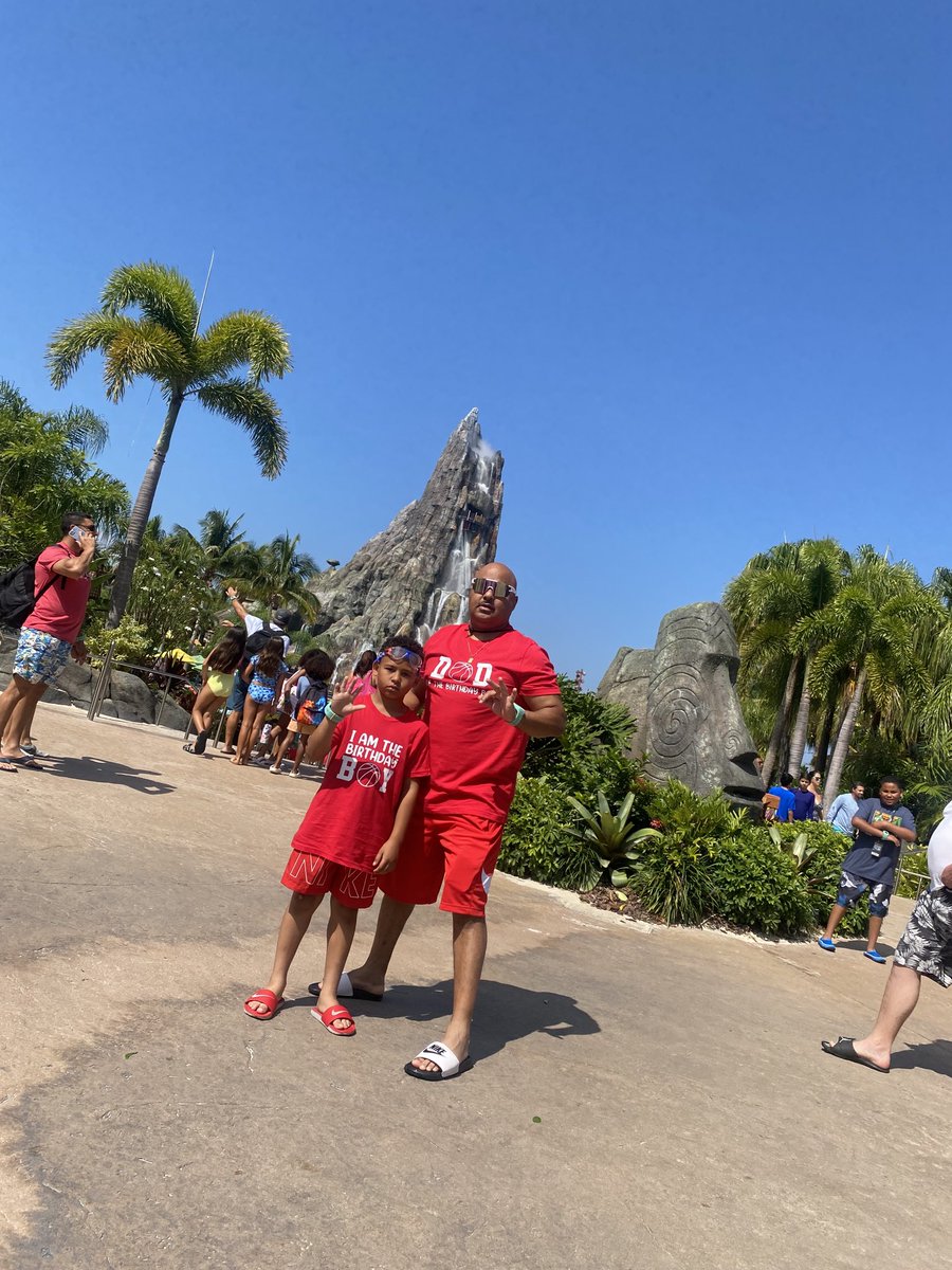 CoachRicardoHil's tweet photo. Happy 8th Birthday Karter. #FunInFlorida https://t.co/AvgyE1o6Az