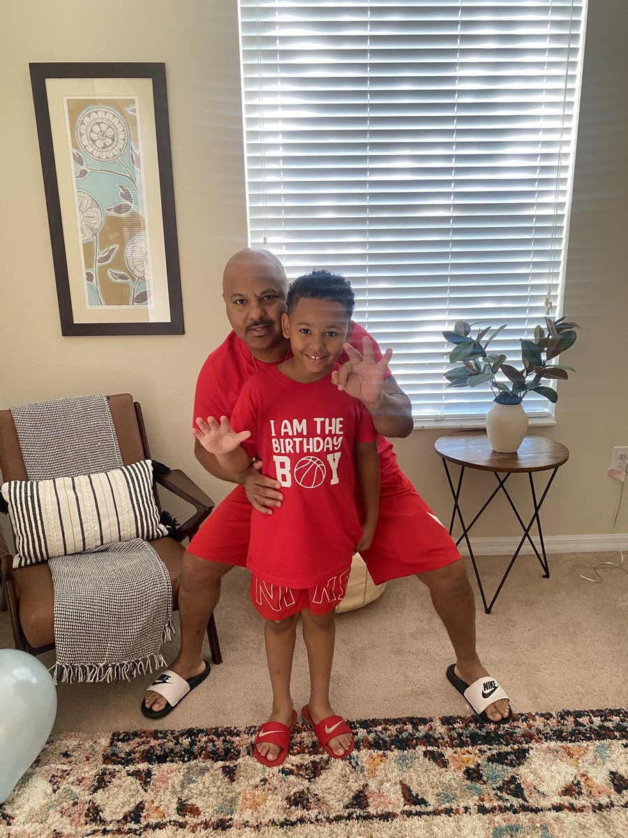 CoachRicardoHil's tweet photo. Happy 8th Birthday Karter. #FunInFlorida https://t.co/AvgyE1o6Az