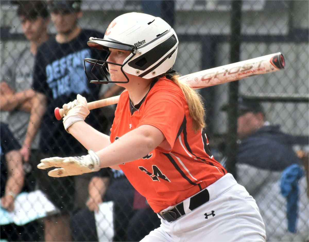kamper317's tweet photo. Edwardsville pitcher/shortstop Avery Hamilton is a first-team all-state selection by Illinois Coaches Association. Zoie Boyd named to the second team and Grace Oertle and Jillian Lane named to the third team. https://t.co/yLkTKqWi7f