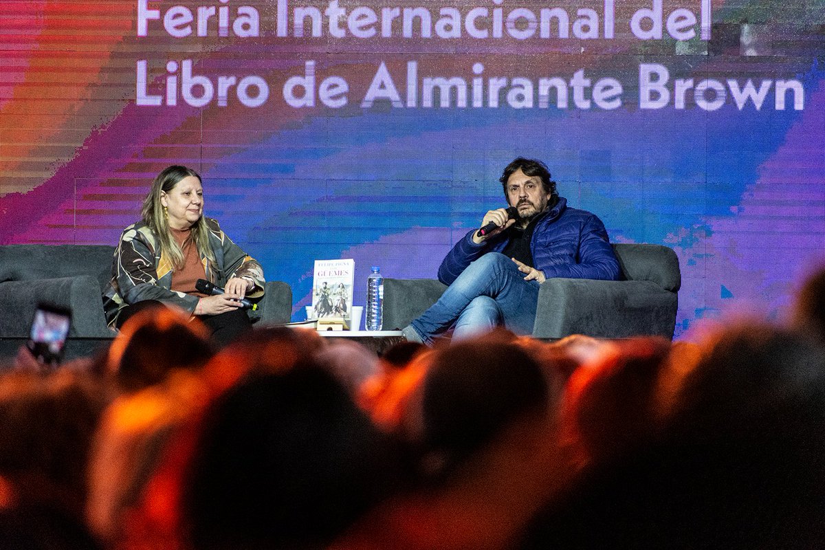 laurbedigital's tweet photo. #ALTBROWN: LA FERIA BRILLÓ CON DOLINA, PIGNA, SZETA, KABLAN Y LA PRESENTACIÓN DE TRES LIBROS
La participación de miles de vecinos, las actividades culturales, recreativas y culturales y la presentación de tres libros... https://t.co/7kqSZrqWg2 https://t.co/dKsx8VPDhy