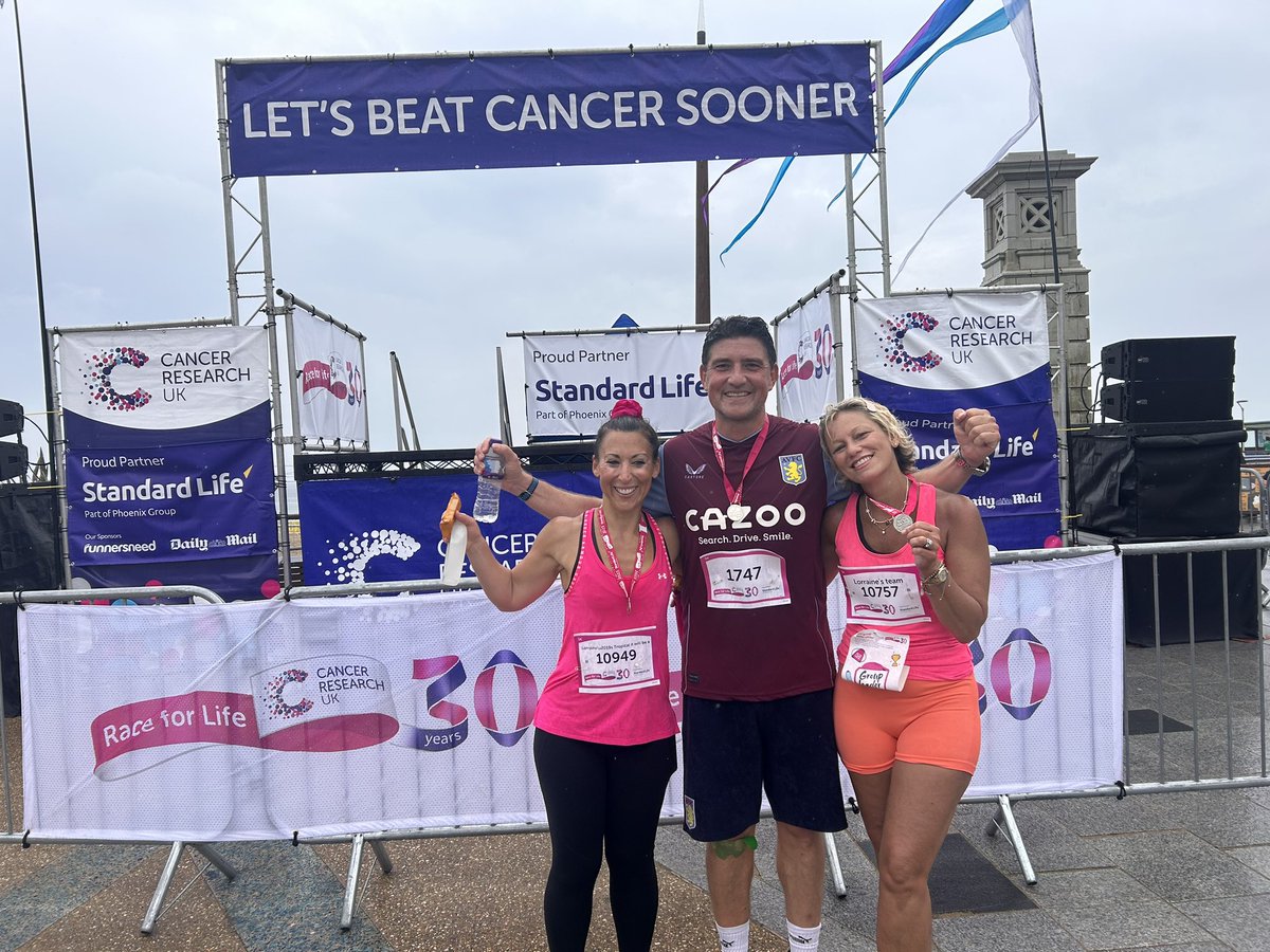 HodgsonHoward's tweet photo. Lorraine a year ago to today. It’s been some journey and she is still living with gruelling treatments every day, but she has come so far and today we ran the race for life (5KM). Exhilarating stuff. Did it in 27 mins 29 seconds, which isn’t too bad! https://t.co/5Wi1yBhZfU https://t.co/B7pKnimejO
