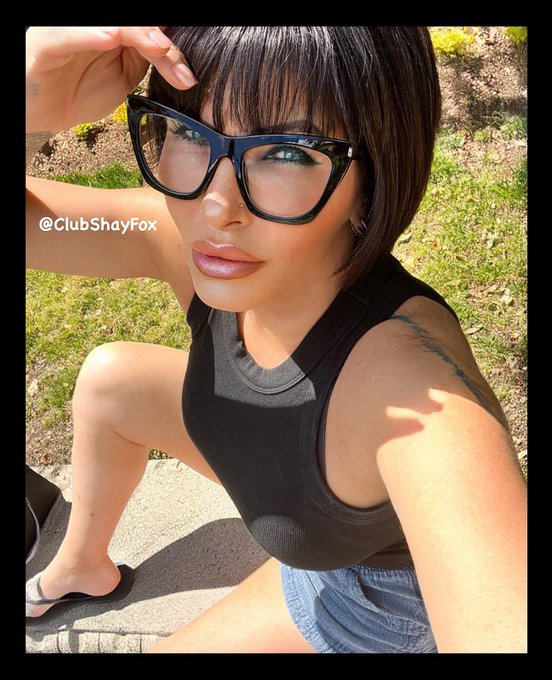 SUN DAYS are my favorite days. JUST A FEW DAYS LEFT TO JOIN FREE☀️ What are you waiting for?? *Link in<a href="/tag/sunshine"class="tags"><span>#sunshine</span></a><a href="/tag/thegoodvibes"class="tags"><span>#thegoodvibes</span></a><a href="/tag/givemethatsunshineba"class="tags"><span>#givemethatsunshineba</span></a>