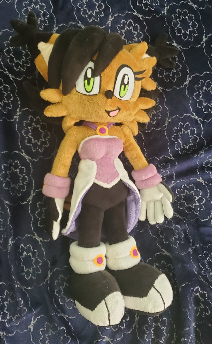 Reminder that you can still get this version of a custom Nicole plush I ordered from Etsy over a year ago. Link below!

$145 USD but it's very worth it!

(1/2)

#Sonic #SonicTheHedgehog #ArchieSonic #NicoletheHoloLynx #Nicolethelynx #Nicole #SonicComics #SonicComic