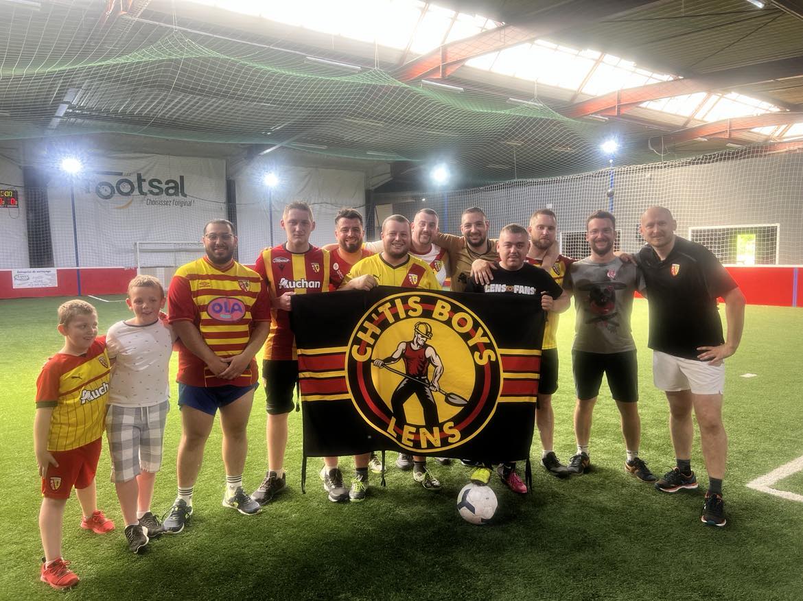 sectioncb69's tweet photo. Hier avait lieu notre assemblée générale, les membres présents ont pu en découdre sur un futsal intense le matin avant de se retrouver autour de bonnes bières et d'un bon brasero pour le repas et pour finir la réunion afin de clôturer la superbe saison et préparer la nouvelle. https://t.co/VORHFirlOC