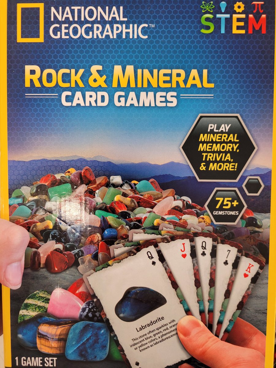 MagmaMondayMan's tweet photo. Finally... a card game for me. https://t.co/nOMm8hWZmq