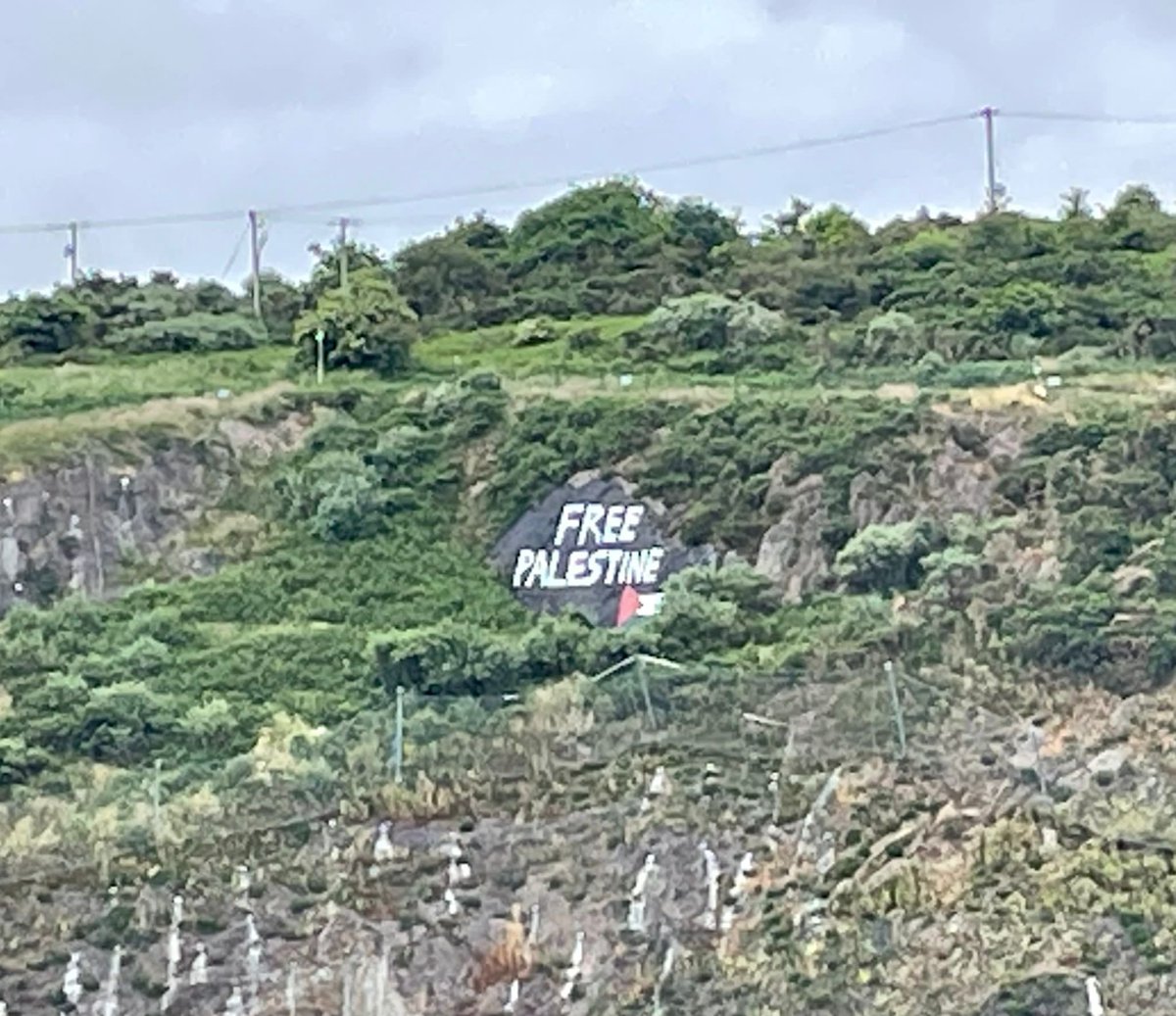 Misery Rock overlooking Waterford, Ireland has got a new lick of paint with a strong message. Fair play to those who painted it! 🇵🇸 #FreePalestine