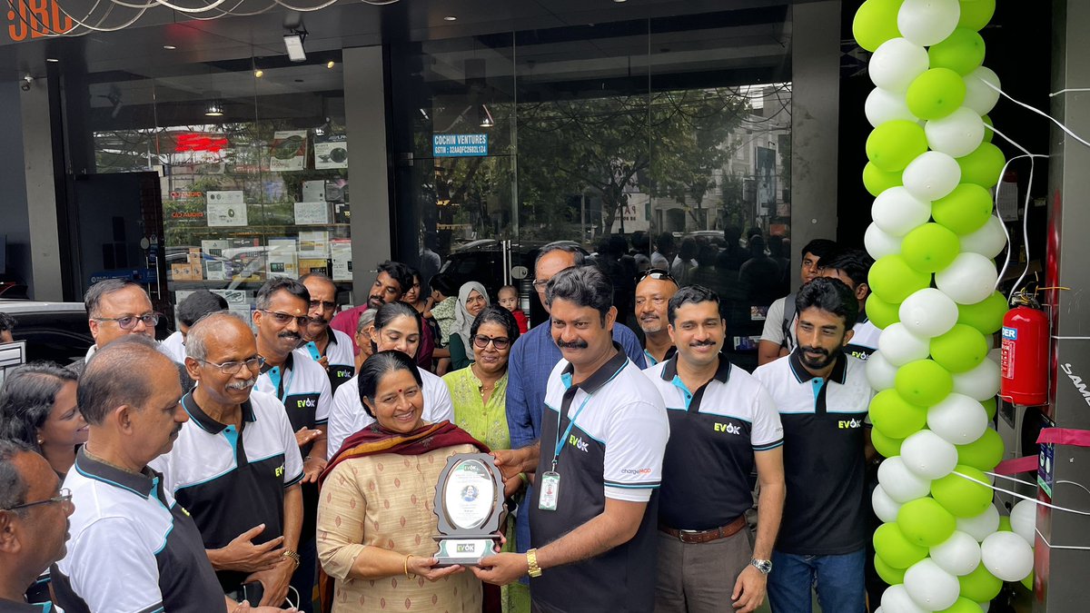 ChargeMod's tweet photo. #Kochi gets another fast charging station! We’re delighted to partner with the Electric Vehicle Owners Community, Kerala the #EVOK team to deploy fast chargers across selected hotels and restaurants in the NHs of Kerala⚡️

#powertopeople #chargeMOD https://t.co/vplZXeTfZW