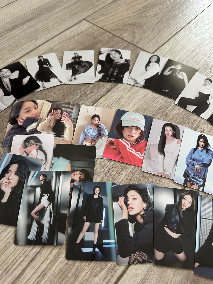 archsheepx's tweet photo. The freebies we’re handing out are ready!! 💕💕 
#TwiceinArlington #TwiceinDallas https://t.co/MBiloyW72e
