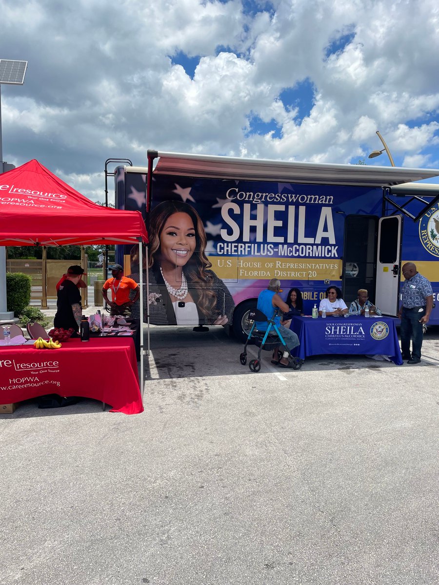 CongresswomanSC's tweet photo. Thank you to everyone who stopped by at our district health fair and constituent services event in Fort Lauderdale. Remember — your health always comes first! https://t.co/VOj2hbUI0e