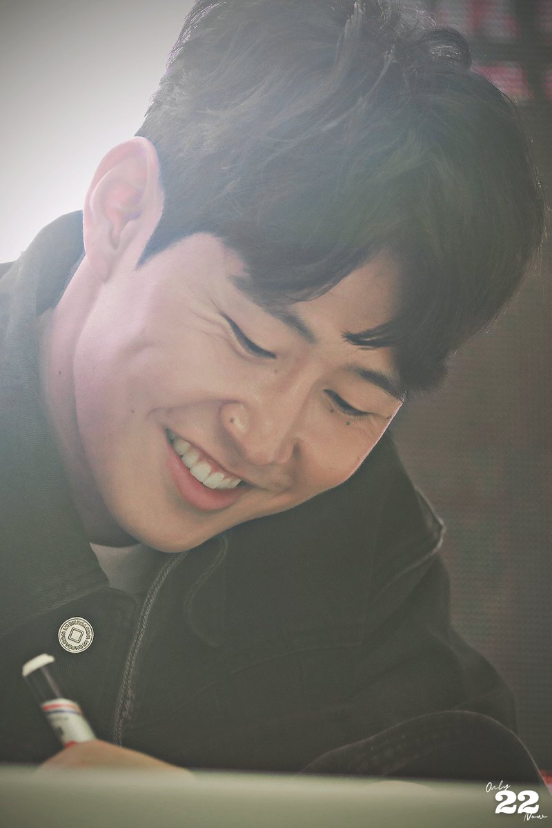 그래도 주름지게 보조개 쏘옥 웃는게 제일🖤