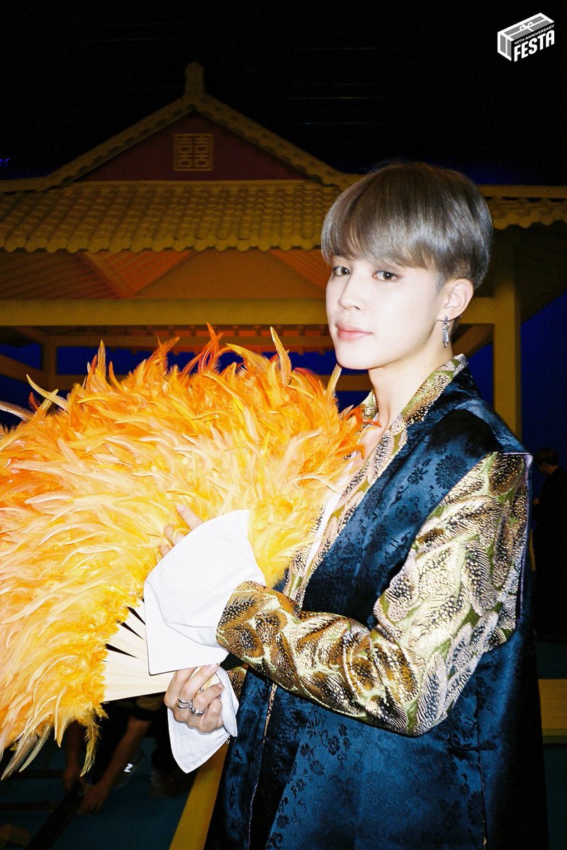 GLISTEN_J's tweet photo. BTS EXHIBITION '오, 늘' FILM CAMERA Photo (B side ver.) 🎞️ (1) #지민 #JIMIN https://t.co/oHr6TePt9j