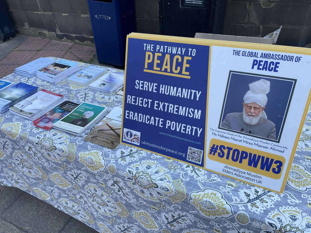 Our members have been out in #Leeds and #Mirfield promoting the message of peace and #stopww3 <a href="/ukmuslims4peace/">UKMuslimsforPeace</a> <a href="/LutfRehman/">Lutf Rehman</a> <a href="/Idris_Yousaf786/">Idris Yousaf</a> <a href="/NadimurRahman/">Budi Porn Xxx 🫅</a>