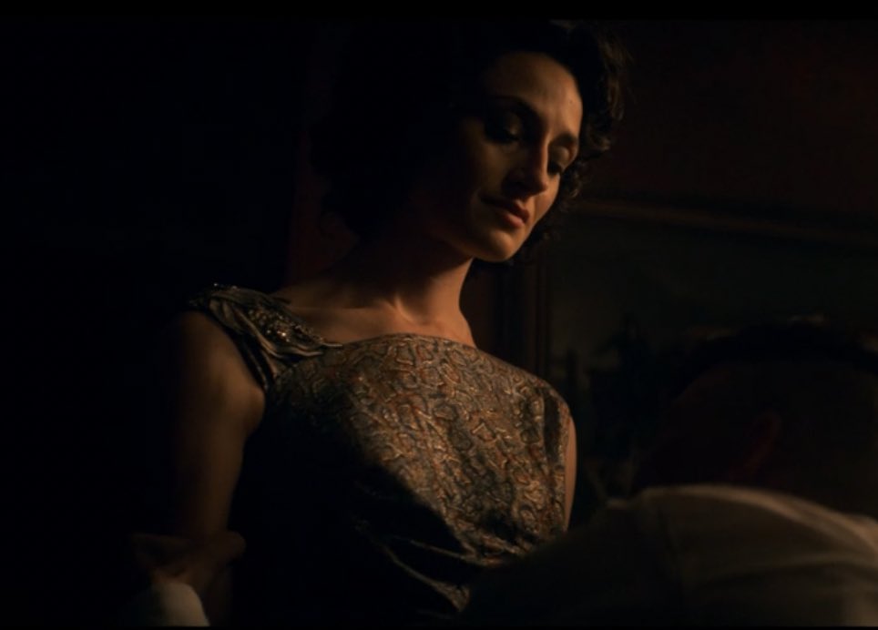 jackrippners's tweet photo. the prettiest girl // her depressed husband https://t.co/4PtJeSH7vf