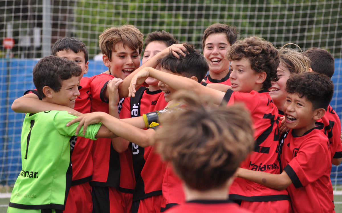 ¡Subcampeones! 🏆

Espectacular Torneo de Campeones de nuestro Alevín ‘B’. 2º clasificado entre los 64 campeones de grupo. 

Tajamar 1 - <a href="/reebokacademy/">reebokfootballacademy</a> ‘B’ 10