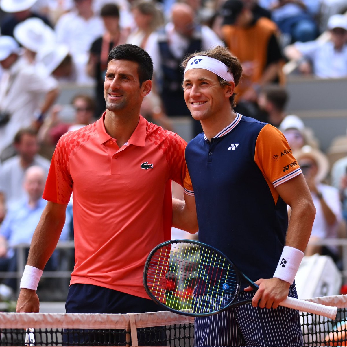 UniversTennis's tweet photo. 🇷🇸 DJOKOVIC ⚡️ RUUD 🇧🇻

C'est parti à #RolandGarros pour la grande finale et le dernier match de cette édition. 🔥🔥🔥 https://t.co/2QutdTI0UX