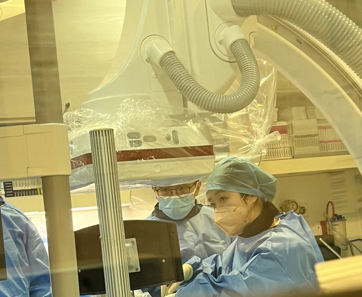 slumberbell's tweet image. Drop a cool photo of you that someone took of you during your job. 📸 #cathlab #cardiologist #womenincardiology #covid19 #NUHCS #althoughimaynotlookcoolhere🥲