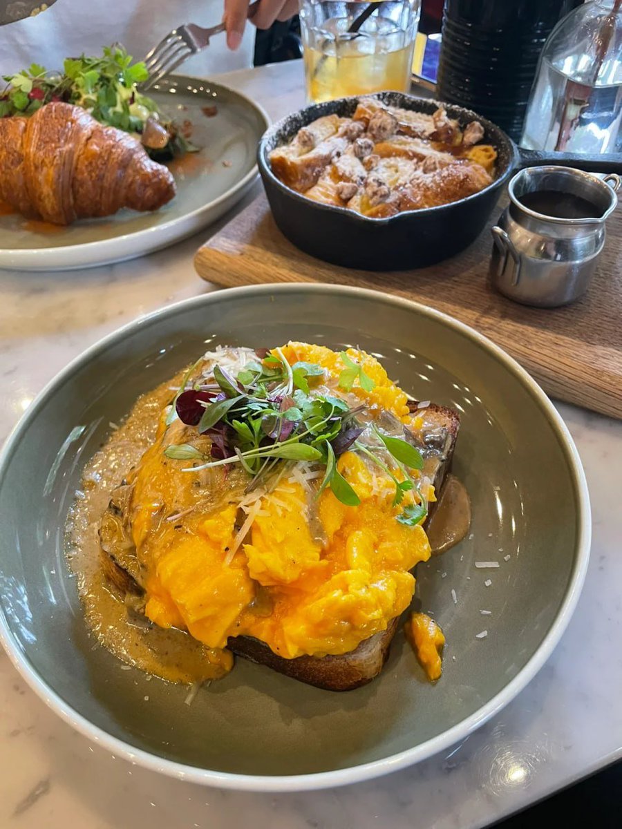 DjLondonSA's tweet photo. This black truffle scrambled egg toast in London is amazing!! https://t.co/klA1bzgfKe