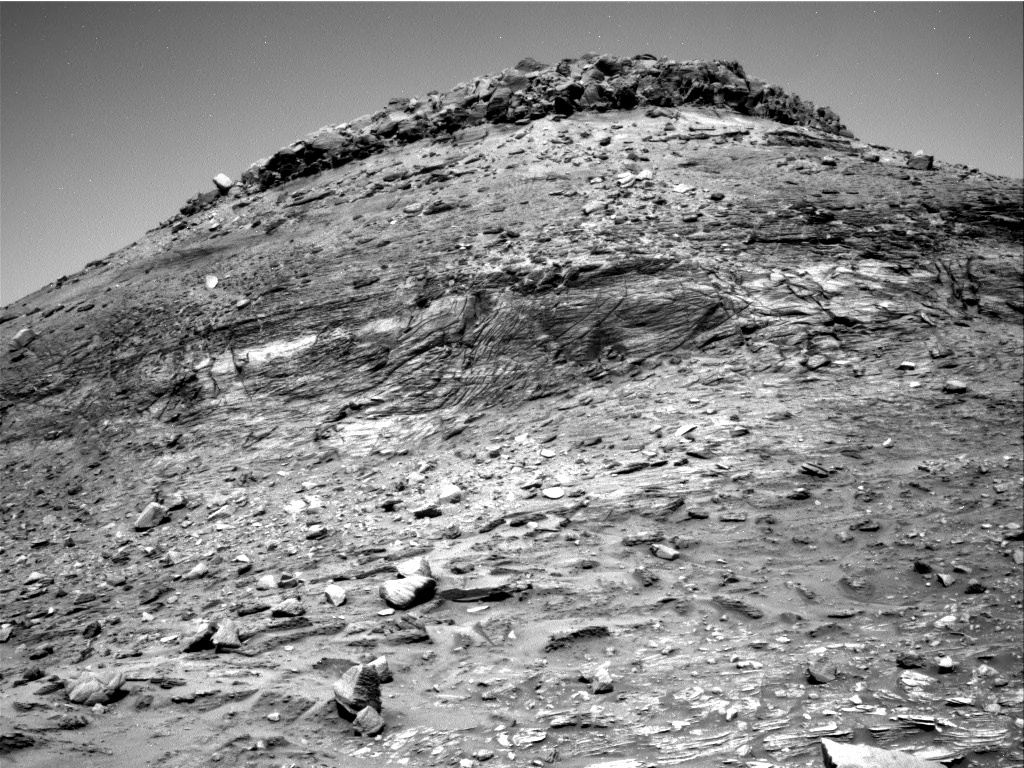 MarsMissionImgs's tweet photo. #CuriosityRover image taken on #Sol3563 at 2:08:28.378 PM with #Navcam #Mars #NASA #Space https://t.co/MMrv4cNzaa