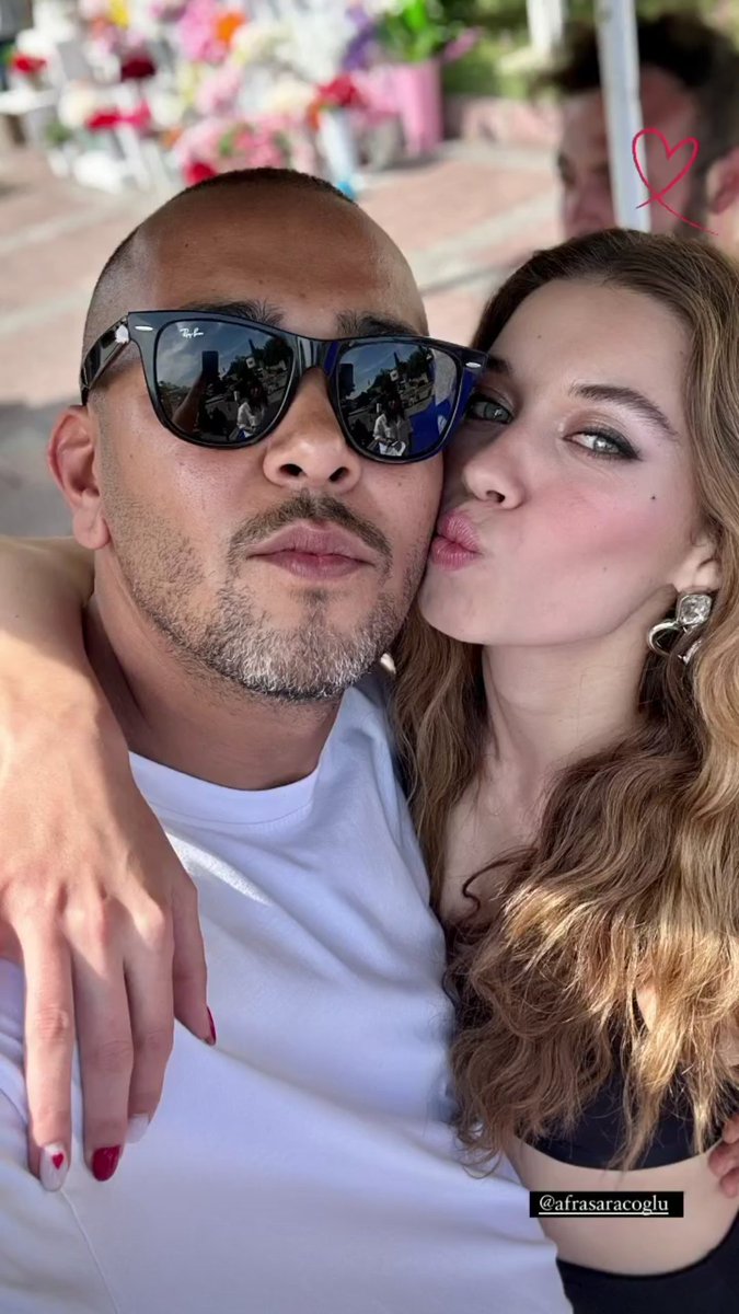 كل حاجه فيها متغيره ❤️‍🔥❤️‍🔥❤️‍🔥
الشعر الميك اب المانيكيررررر بجد وااااااو يا افرا ❤️‍🔥❤️‍🔥