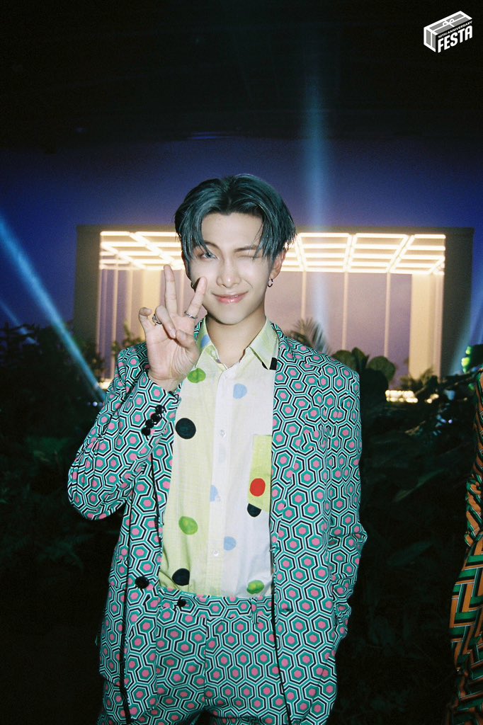 7btsupdates's tweet photo. BTS EXHIBITION '오, 늘' FILM CAMERA Photo (B side ver.) 🎞️ - RM (1) https://t.co/t7XYOJOApv