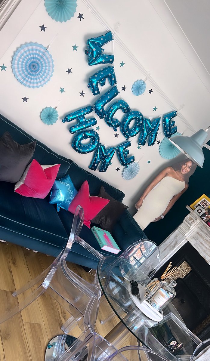 JoeBe_Fresh's tweet image. DiDi waiting at the airport for the return of Daddy from his week away working in Malaysia. 🐾