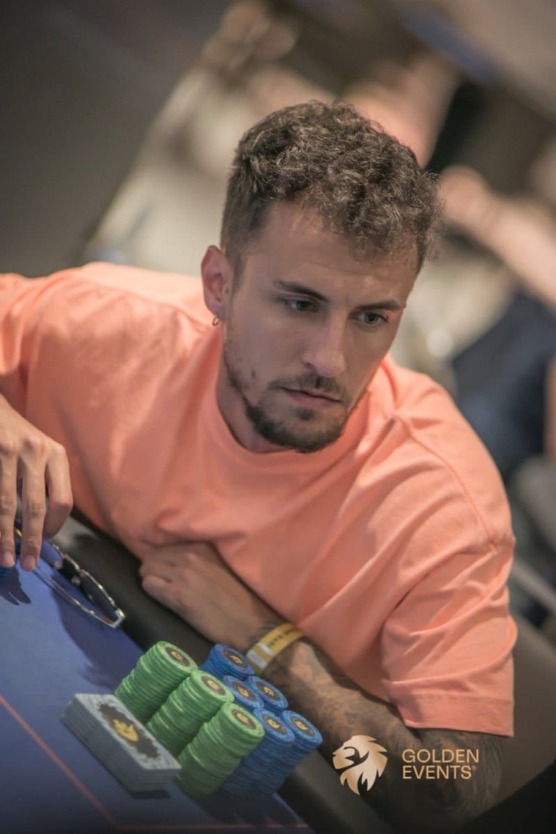 CasinoBarcelona's tweet image. 🏆 MAIN EVENT - @goldengamesint 🏆

Reanudamos la acción del MAIN EVENT 1️⃣5️⃣ supervivientes, una FT muy cerca y un trofeo que espera campeón. 

El mejor situado es @AdrianLipee que arranca el día como CHIPLEADER 🔥

¡ Mucha suerte a todos ! 

#GoldenEvents