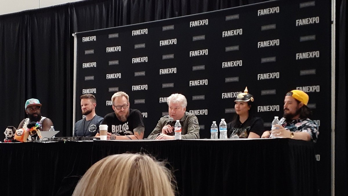 Highlights from @FANEXPODallas 2023. Meeting the legends #PeterWeller & @officialDannyT.
And going to the #FridayNightTights & #GeeksAndGamers Crew's Panel.
(@Nerdrotics @EricDJuly @KinelRyan @ThatChrisGore @xraygirl_ & @QTRBlackGarrett)