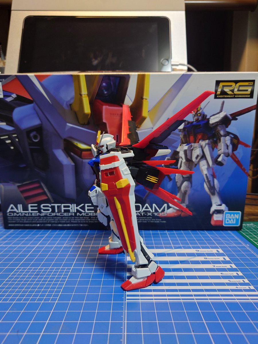 tkazosan's tweet photo. #エールストライクガンダム！
RG！
エールストライクも通算色々なグレードで作ってますね！笑
やっぱり初期RGなので、持ち手もガバガバですしポロリ多めです。
足がちょっと下駄気味ですが、さすがのRGディテールが良きです(⁠≧⁠▽⁠≦⁠)
#ガンプラ
#ガンプラ好きと繋がりたい https://t.co/rFU0hXBjAy