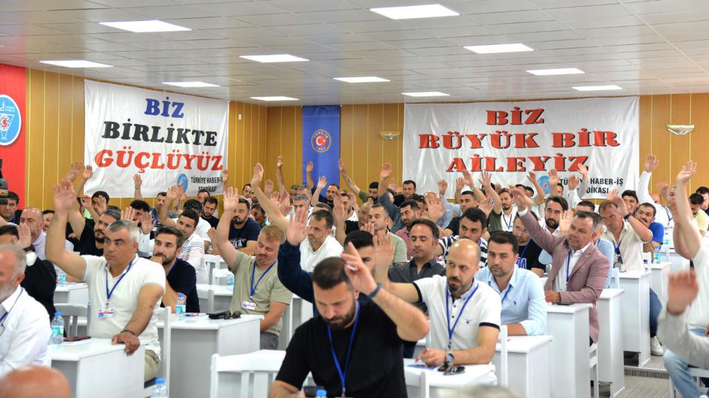 VeliSolak's tweet photo. İzmir Şubemizin 11.Olağan Genel Kurulunu birlik ve beraberlik içerisinde Çeşme tesisimizde gerçekleştirdik.

Göreve yeni seçilen Aslan ÖZDEMİR kardeşime ve yönetim kuruluna başarılar diliyorum.

Hayırlı Uğurlu Olsun.

@turkiskonf 
@TurkiyeHaberis https://t.co/Ffr0ZvFWCN