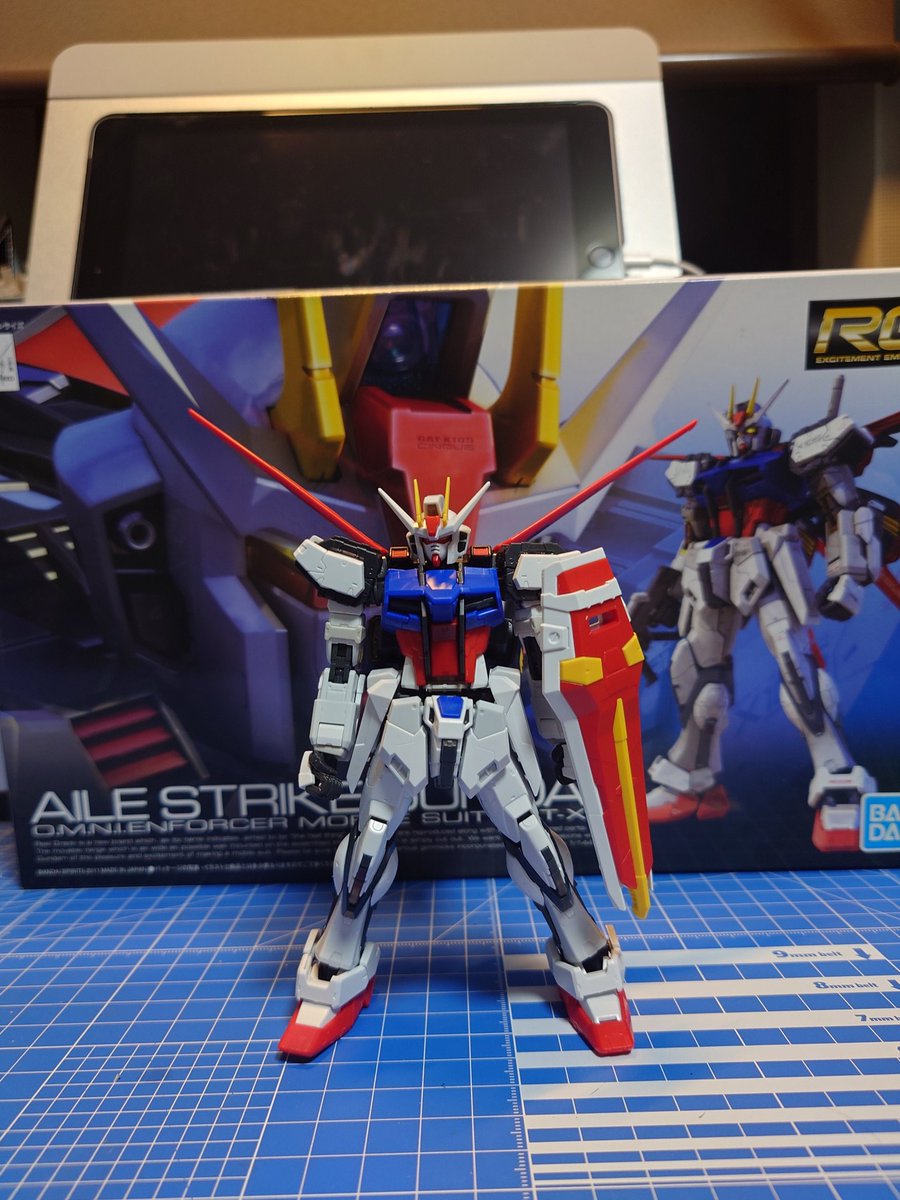 tkazosan's tweet photo. #エールストライクガンダム！
RG！
エールストライクも通算色々なグレードで作ってますね！笑
やっぱり初期RGなので、持ち手もガバガバですしポロリ多めです。
足がちょっと下駄気味ですが、さすがのRGディテールが良きです(⁠≧⁠▽⁠≦⁠)
#ガンプラ
#ガンプラ好きと繋がりたい https://t.co/rFU0hXBjAy